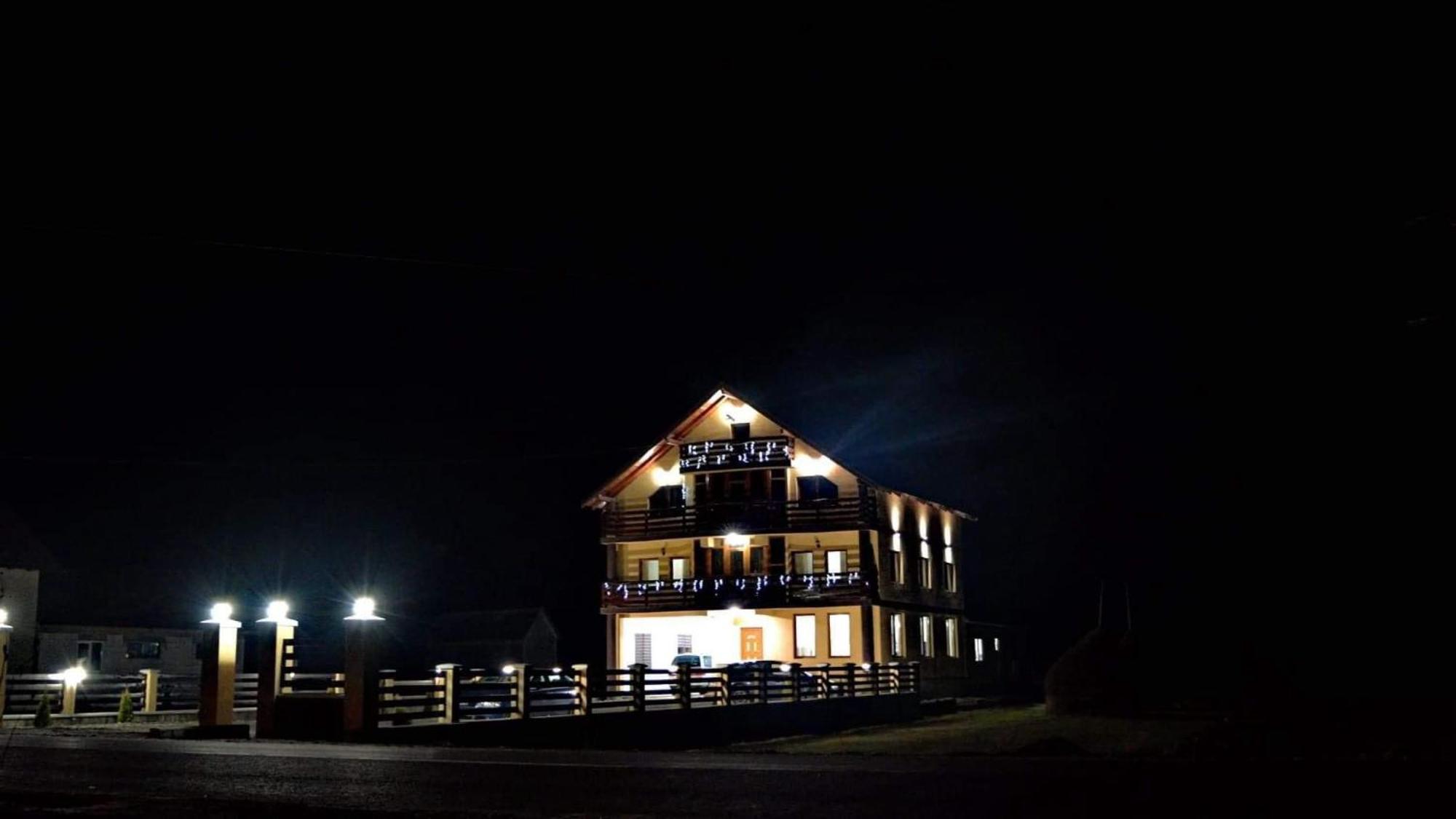 Casa Vadeanu Hotel Sighetu Marmaţiei Buitenkant foto