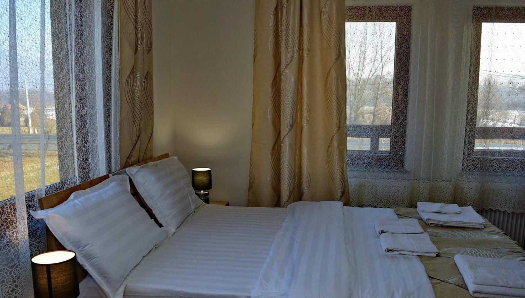 Casa Vadeanu Hotel Sighetu Marmaţiei Buitenkant foto