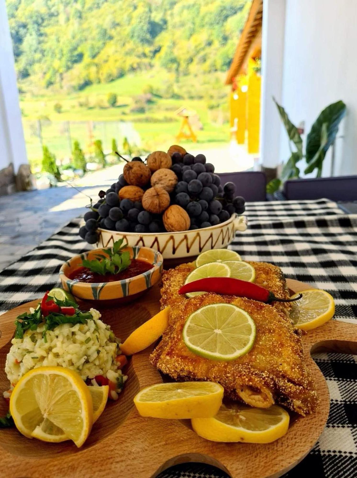 Casa Vadeanu Hotel Sighetu Marmaţiei Buitenkant foto