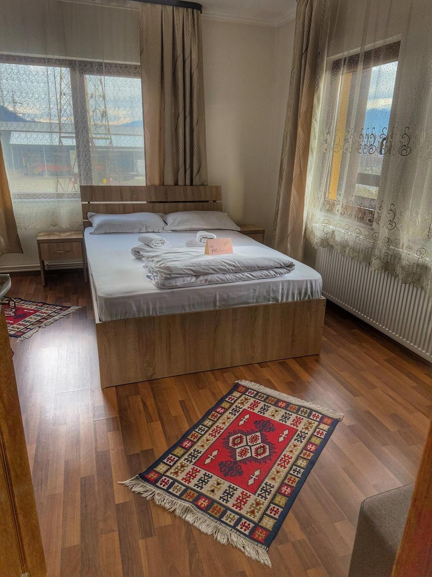 Casa Vadeanu Hotel Sighetu Marmaţiei Buitenkant foto